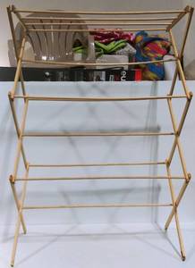 lot 33 image: Drying Rack