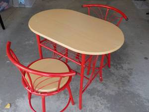 3 Pc Bistro Set- table needs tighte...