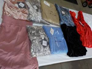 9 Womens size 4X Clothing new wit...