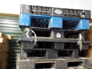 5 Plastic Pallets...