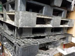 5 Plastic Pallets...