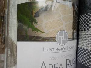 8 x 10 IndoorOutdoor Rug...