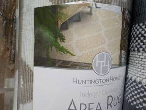 8 x 10 IndoorOutdoor Rug...