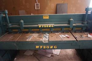 lot 4 image: Wysong Model 1472 Sheet Metal Shear