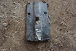lot 30 image: Valley Industries Truck Bed Mount 5th Wheel Hitch Plate