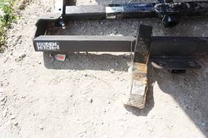 lot 31 image: 2 - Vehicle Frame Mount Light Duty Trailer Hitches