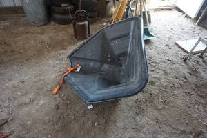 lot 53 image: Plastic Grain Auger Over Flow Tub