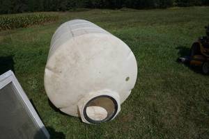 lot 44 image: 500 Gallon Liquid Poly Storage Tank