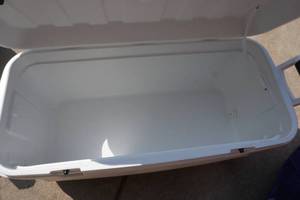 lot 84 image: Igloo Brand Marine II Large Cooler With Fish Measuring Tape