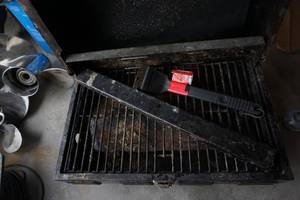 lot 128 image: Brinkman Portable Gas Grill