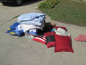 lot 177 image: Blankets, crochet, pillows and more...