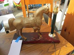 lot 184 image: Horse decor 14 wide...