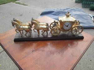 lot 198 image: Metal horse clock 21 long...