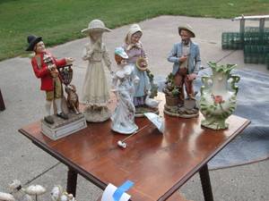 lot 207 image: Lot of vintage porcelain and cerami...