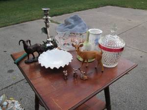 lot 210 image: Lot of collectibles of wood glass a...