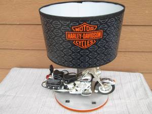 lot 1 image: Harley Davidson lamp...