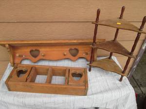 lot 18 image: Wooden wall decor...