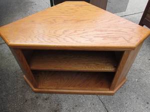 lot 27 image: Corner shelf 44 at widest oart...