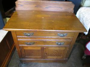 lot 61 image: Dresser including contents of the d...
