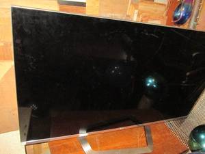 lot 66 image: LD 55 flat screen TV...