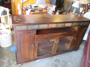 lot 82 image: Ornate furniture piece of furniture...