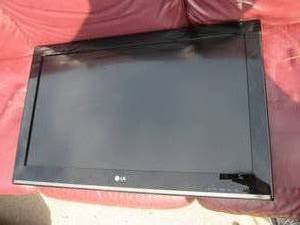 lot 83 image: LG tv...
