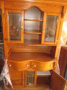 lot 86 image: Beautiful wood hutch stands 87 tal...