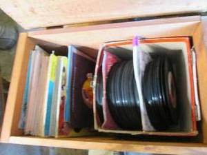 lot 87 image: Wood Winchester box filled with 45 ...
