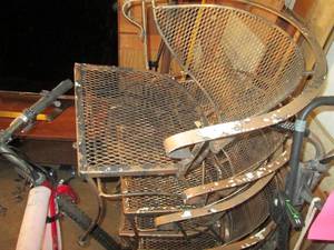 lot 90 image: Metal outdoor patio set...