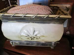 lot 118 image: Ornate metal holder with art and mo...