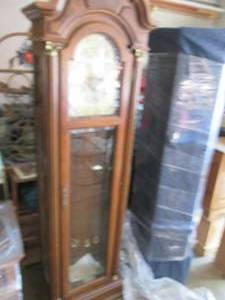 lot 131 image: Grandfather clock with key and chim...