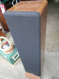 lot 264 image: Single speaker...