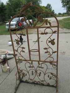 lot 277 image: Large metal display decorative piec...