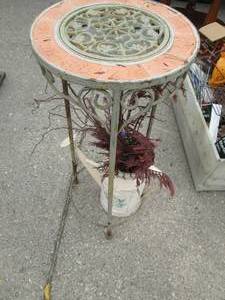 lot 278 image: Plant stand...