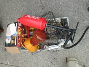 lot 283 image: Tote filled with assorted garage it...