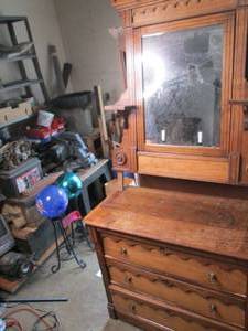 lot 286 image: Vintage ornate dresser with mirror...
