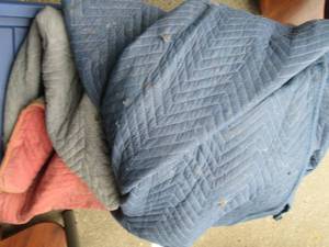 lot 293 image: Moving blankets...