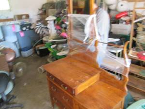 lot 145 image: Dresser with swinging mirror tap 42...