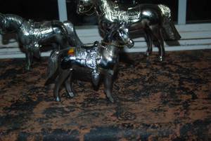 lot 408 image: Metal horse figures...