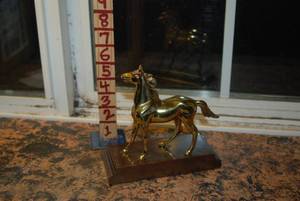 lot 426 image: Beautiful Brass Looking Horse