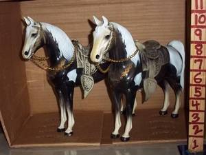 lot 459 image: Collectible horse figures