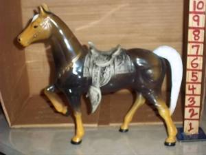 lot 460 image: Collectible horse figure