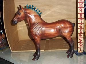 lot 461 image: Collectible horse figure