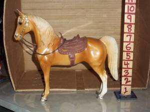 lot 463 image: Collectible horse figure