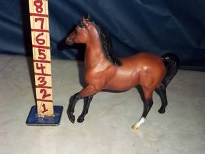 lot 391 image: Breyer Horse