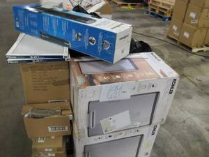 lot 621 image: Mixed Pallet of Store NEW Merchandise and Store Returns