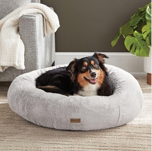 lot 646 image: NEW Members Mark Donut Pet Bed, 36 x 36 - Large - Silver
