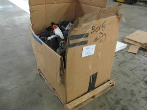 lot 662 image: Pallet of USED MensWomens Shoes - 180 Pairs