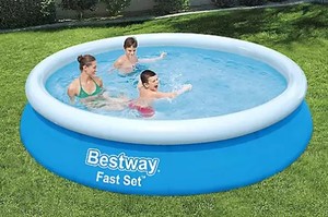 lot 679 image: Bestway Fast Set 12 x 30 Round Inflatable Pool Set
