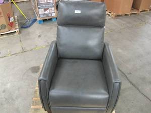 lot 687 image: Decklyn Leather Pushback Recliner - Bad Mounting Nut for Back Leg - Fixable